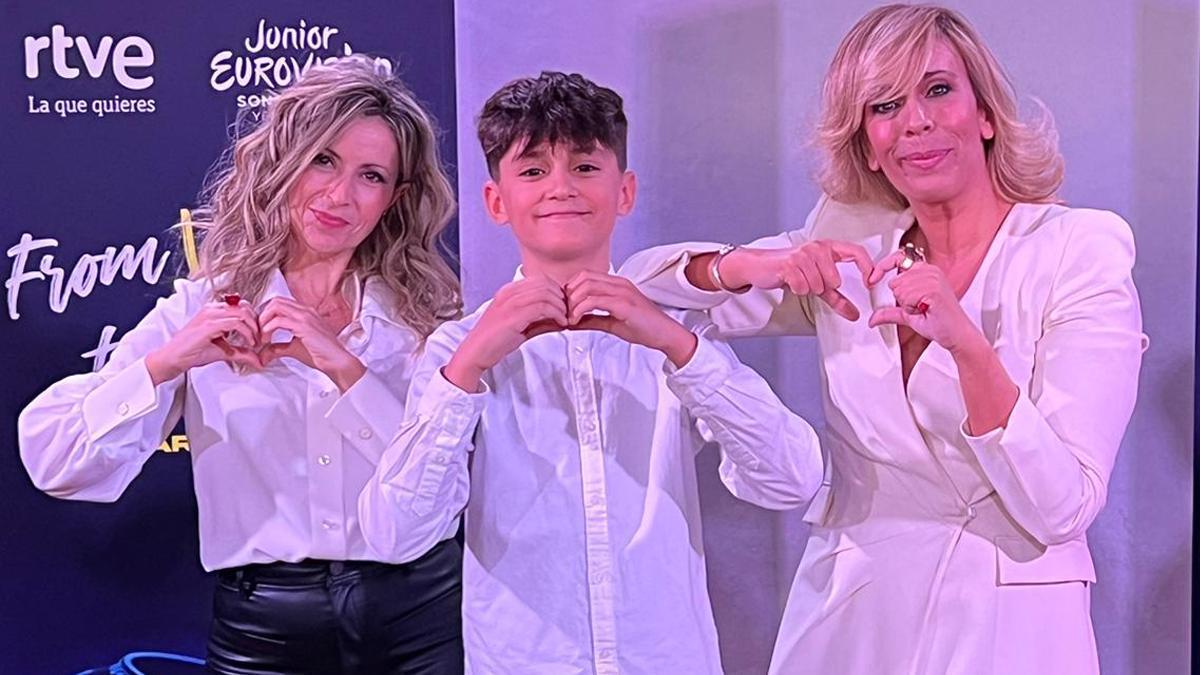 Carlos Higes, de Valencia a Ereván (Armenia) con Eurovisión Junior: "Nos estamos esforzando mucho" Carlos Higes, de Valencia a Ereván (Armenia) con Eurovisión Junior: "Nos estamos esforzando mucho"
