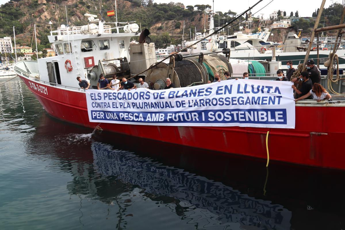La flota pesquera del Mediterrani para en protesta per les quotes de la UE