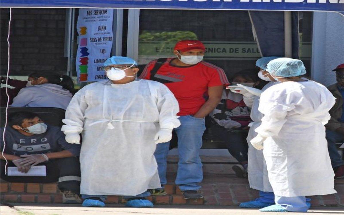 Personal médico en Bolivia durante la crisis del coronavirus.