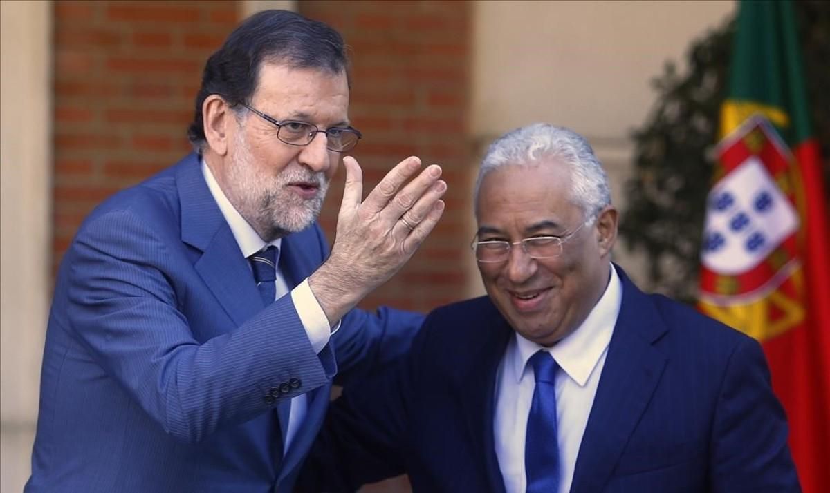 Encuentro entre el presidente del Gobierno, Mariano Rajoy, y el primer ministro de Portugal, Antonio Costa, este lunes en la Moncloa. Encuentro entre el presidente del Gobierno, Mariano Rajoy, y el primer ministro de Portugal, Antonio Costa, este lunes en la Moncloa.