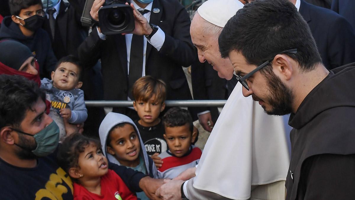 El Papa Francisco visita los Campos de refugiados de Lesbos en Grecia 
