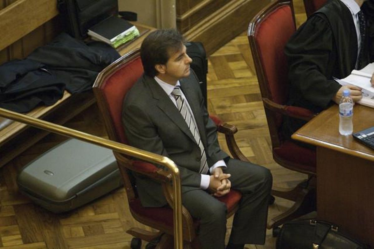 Corominas, el yerno de los Tous, en la Audiencia de Barcelona durante una de las sesiones del juicio. Corominas, el yerno de los Tous, en la Audiencia de Barcelona durante una de las sesiones del juicio.