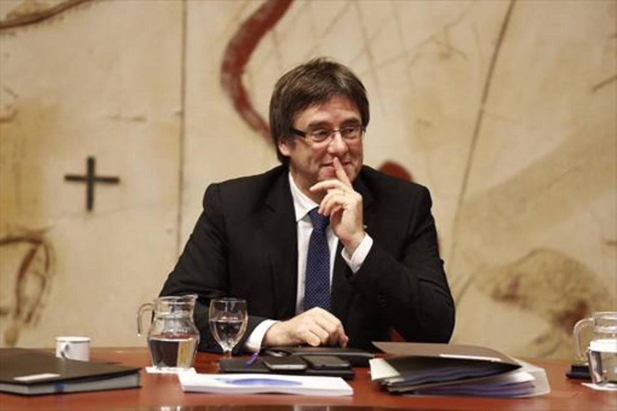 El ’president’ Carles Puigdemont, en una reunión de Govern. El ’president’ Carles Puigdemont, en una reunión de Govern.