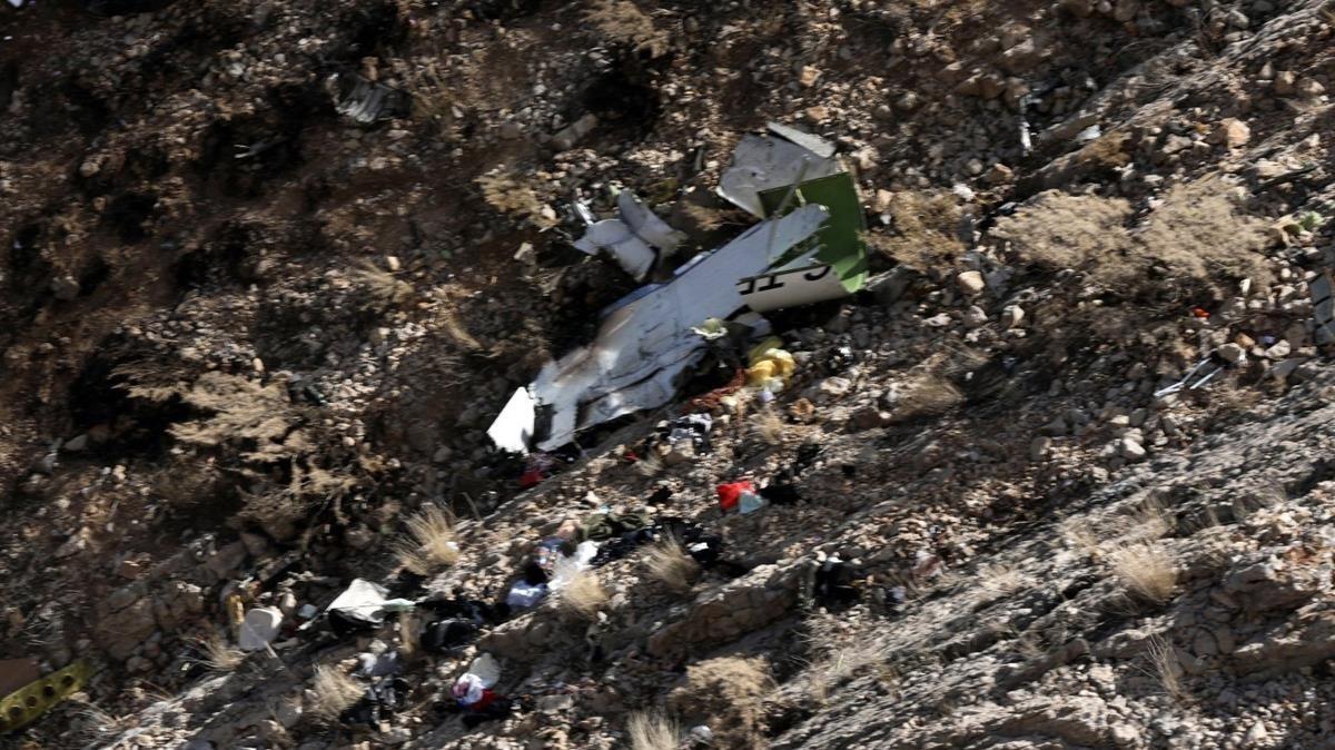 Vista aérea de los restos del avión privado turco accidentado en Irán.