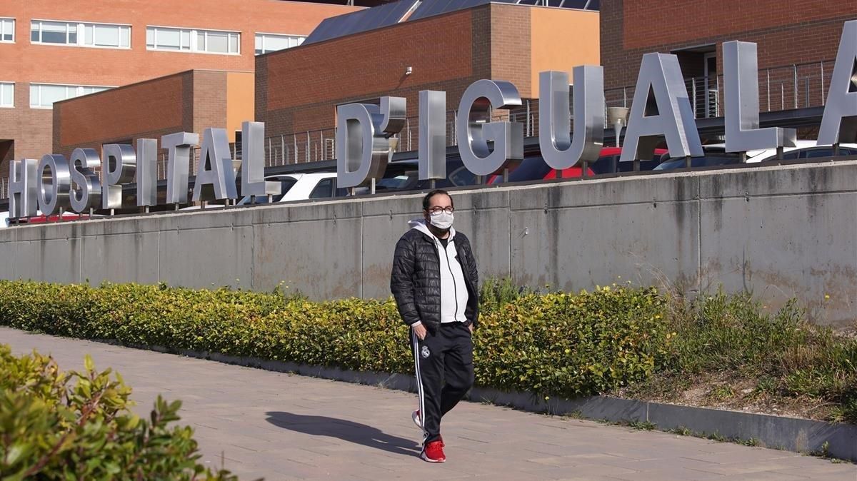 Exterior del hospital de Igualada, este mediodía. Exterior del hospital de Igualada, este mediodía.