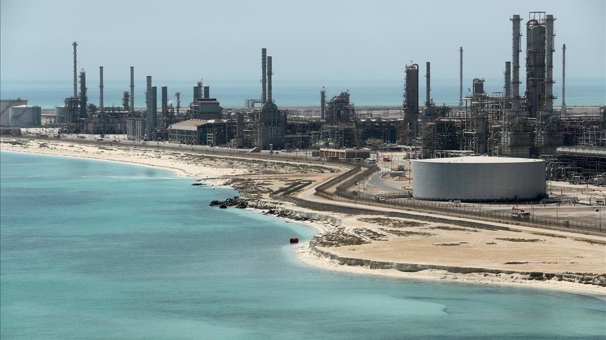 Refinería de Arabia Saudí. Refinería de Arabia Saudí.