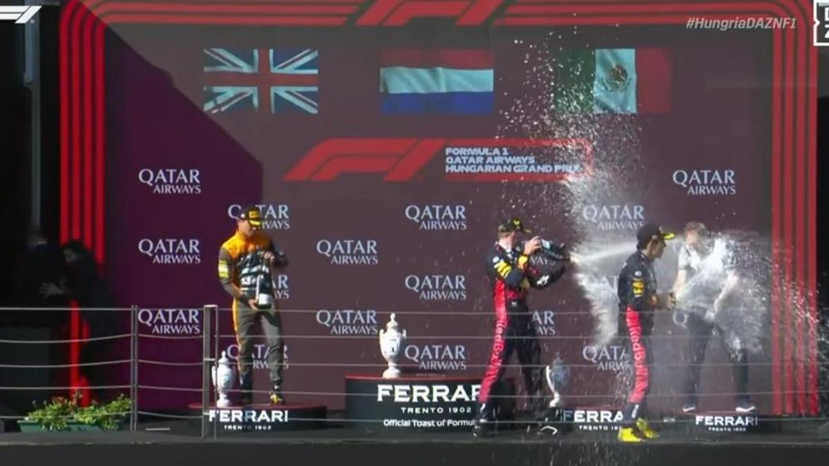 GP HUNGRÍA FÓRMULA 1 |  Norris la lía en el podio y rompe el trofeo by Verstappen