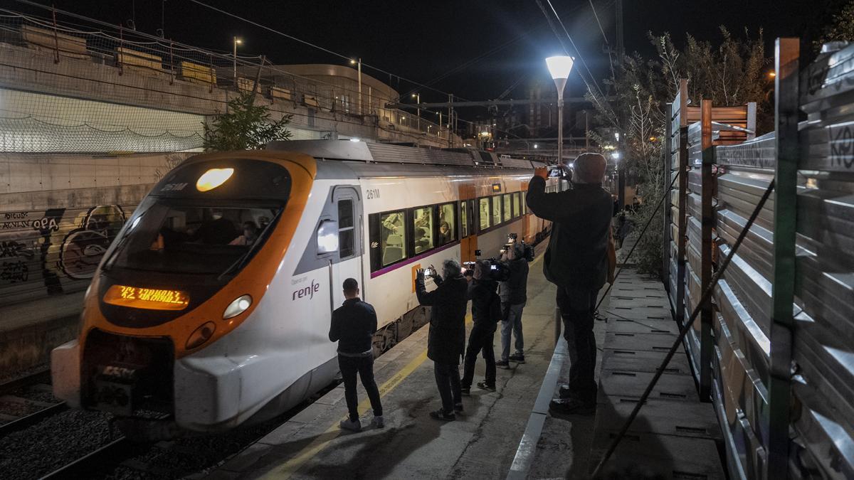 L’últim tren de Sant Andreu Comtal: així ha sigut el comiat de l’estació més longeva de l’Estat
