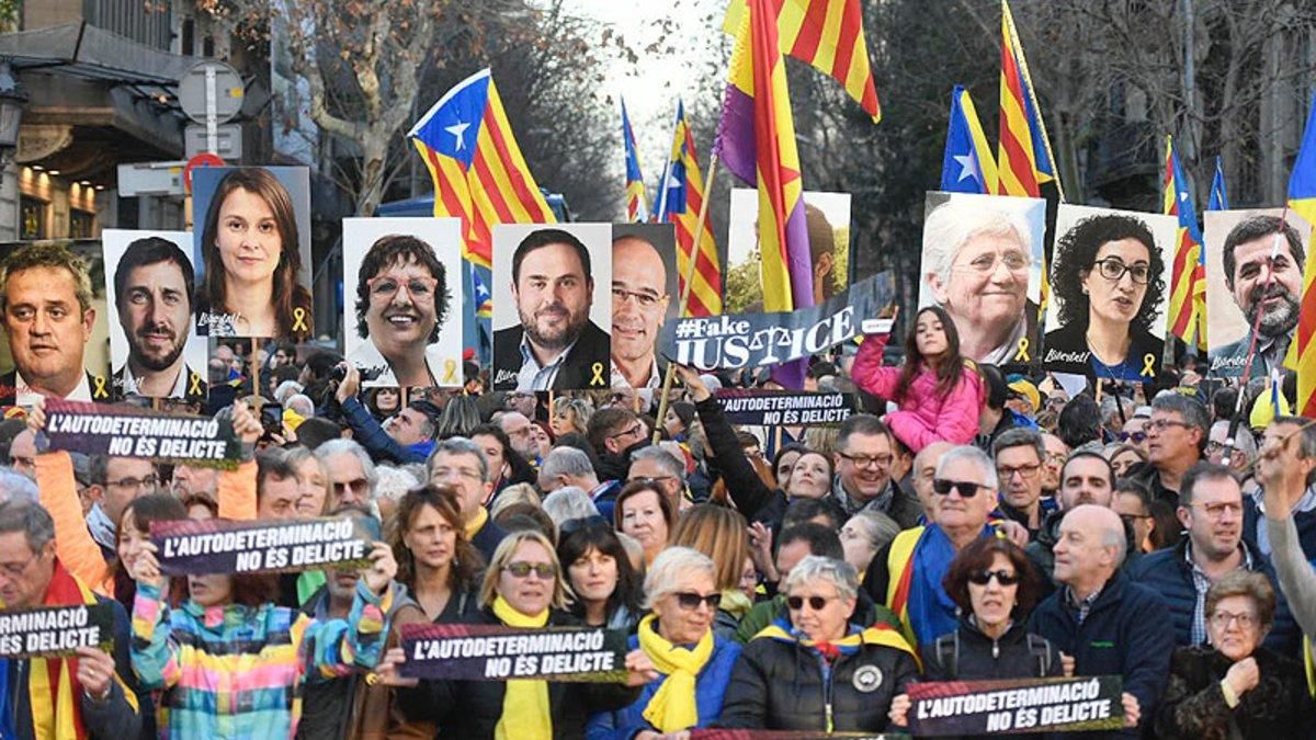Participantes en una de las manifestaciones celebradas en Barcelona contra el juicio del ’procés’. Participantes en una de las manifestaciones celebradas en Barcelona contra el juicio del ’procés’.