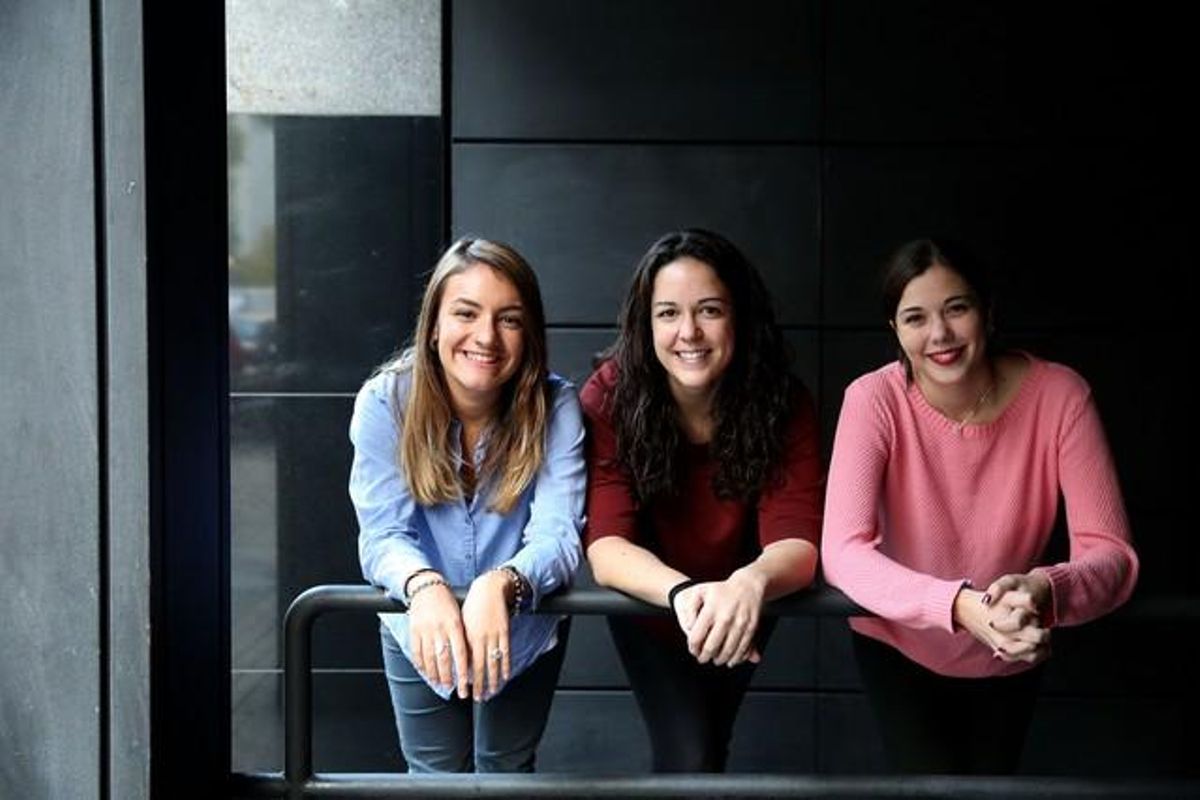 Tres jóvenes que participaron en un debate sobre la juventud organizado por Entre Todos. Tres jóvenes que participaron en un debate sobre la juventud organizado por Entre Todos.