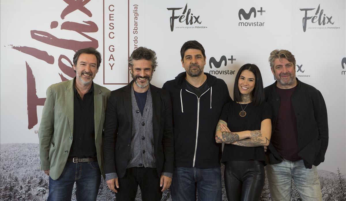 De izquierda a derecha, Ginés García Millan, Leonardo Sbaraglia, Cesc Gay, Mi Hoa Lee y Pere Arquillué, en la presentación de ’Félix’.