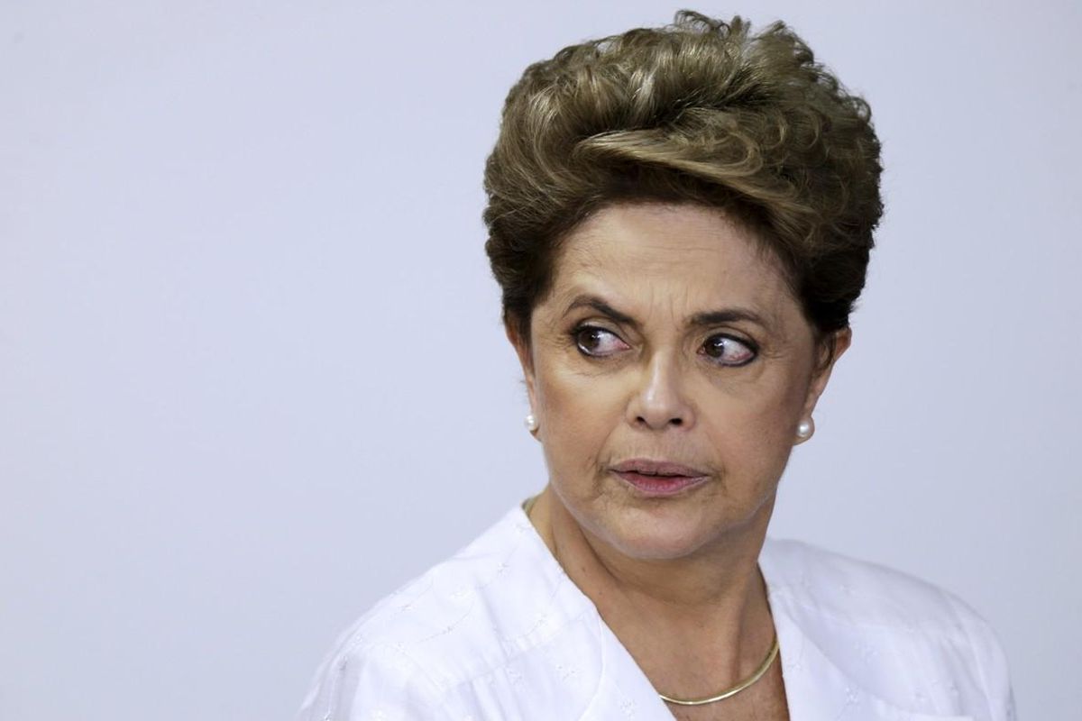 Rousseff crida els brasilers a mobilitzar-se contra el "cop d'Estat" Rousseff crida els brasilers a mobilitzar-se contra el "cop d'Estat"