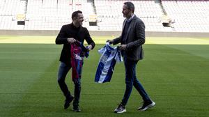 Encuentro sobre el Camp Nou de los entrenadores del Barça , Xavi Hernández  y del Espanyol, Vicente Moreno, previo al partido de liga de mañana