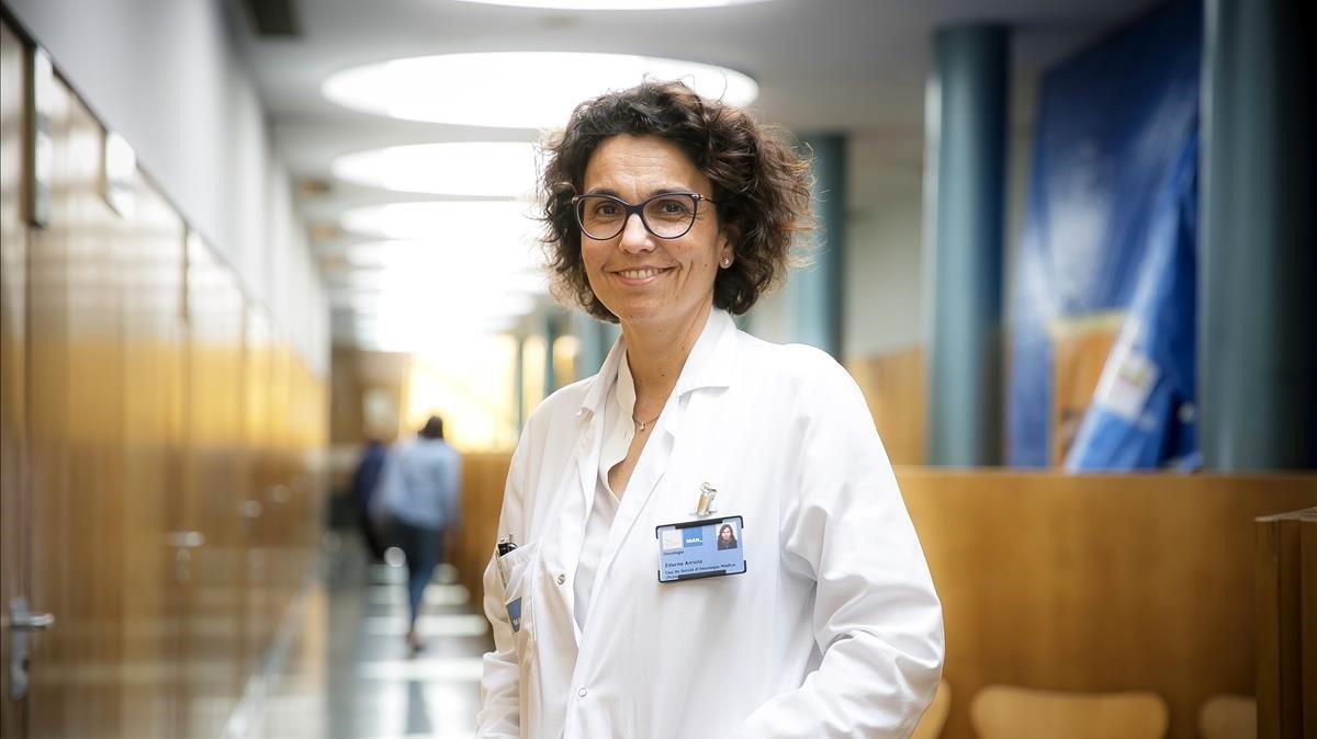La oncóloga Edurne Arriola en el Hospital del Mar.