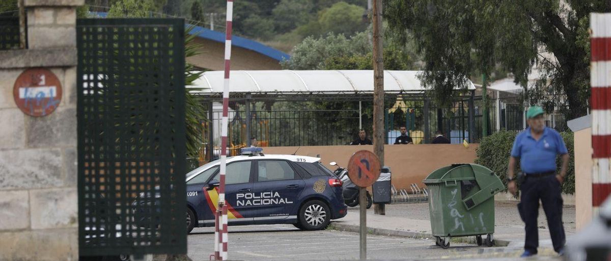 Un padre denunció al profesor de Matemáticas de Mallorca al sospechar que tenía relaciones con su hija Un padre denunció al profesor de Matemáticas de Mallorca al sospechar que tenía relaciones con su hija
