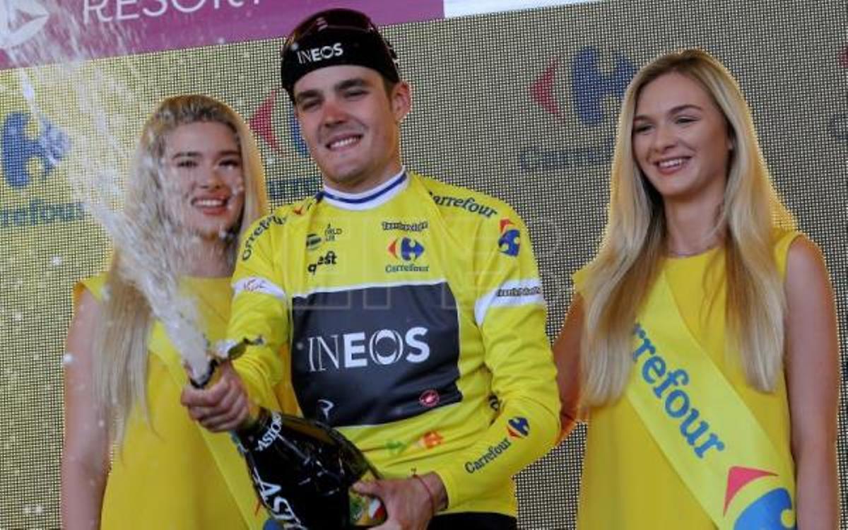Pavel Sivakov celebra su victoria en la Vuelta a Polonia