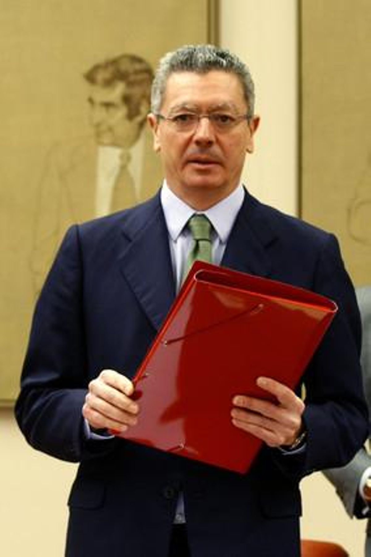 El ministro Alberto Ruiz Gallardón, durante la comisión de justicia en el Congreso. El ministro Alberto Ruiz Gallardón, durante la comisión de justicia en el Congreso.