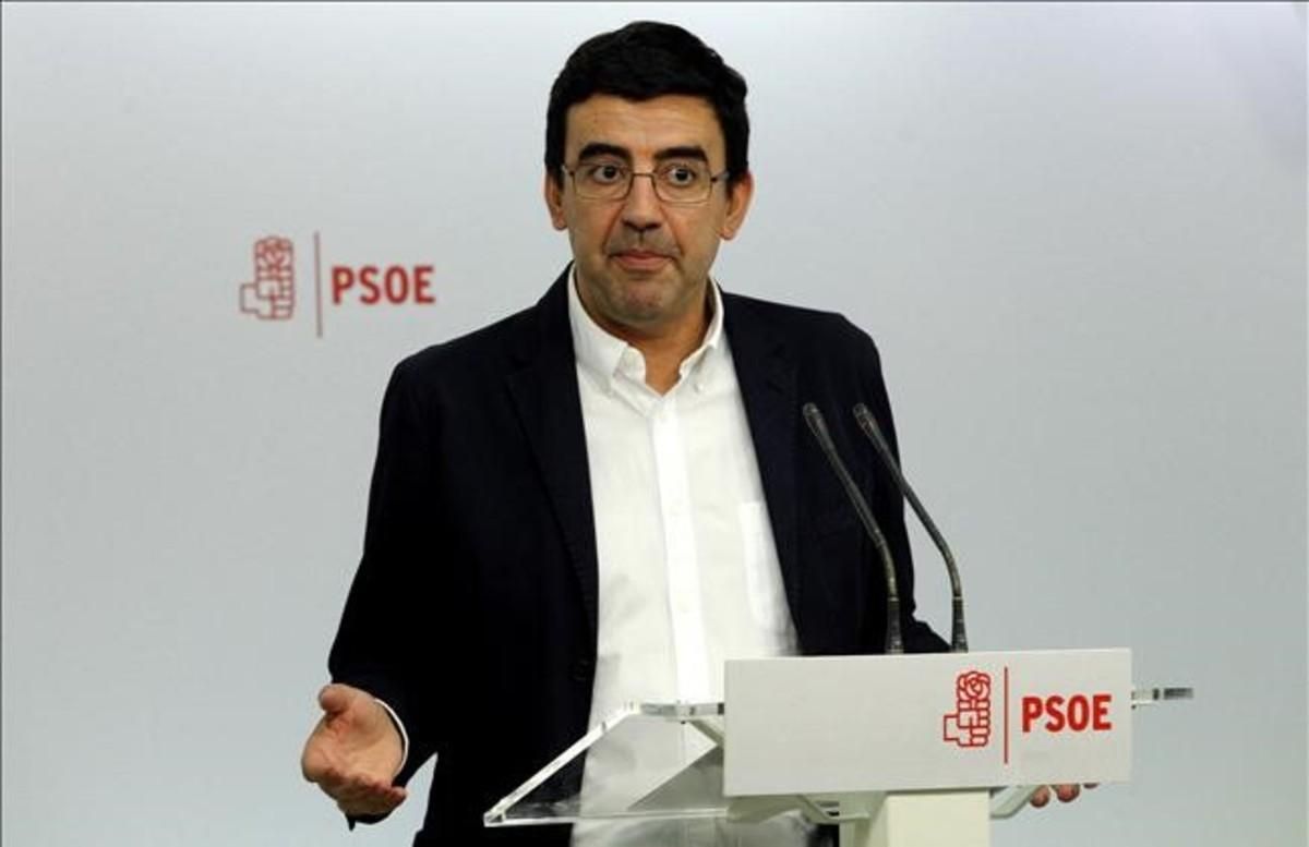 El portavoz de la gestora del PSOE, Mario Jiménez. El portavoz de la gestora del PSOE, Mario Jiménez.