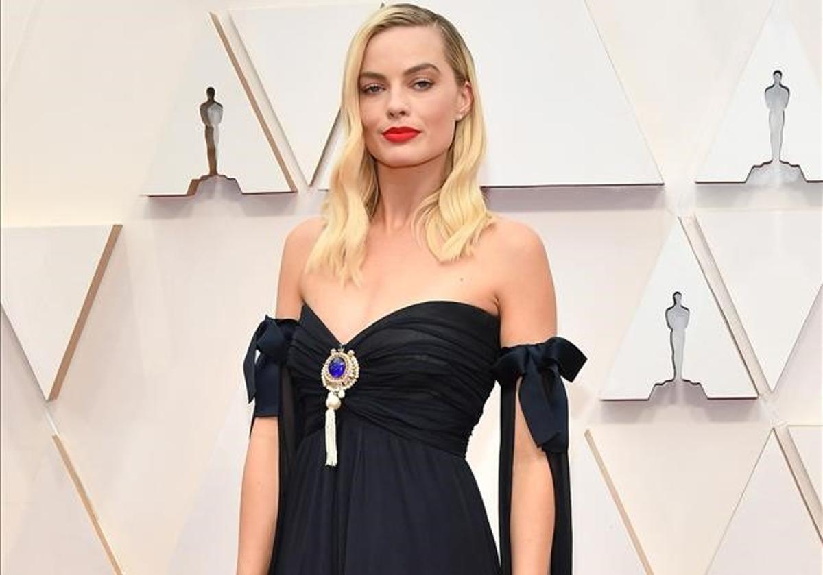 Margot Robbie, en la ceremonia de los Oscar del pasado febrero, con un vestido Chanel vintage.