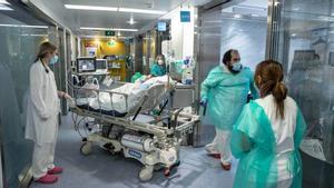 UCI para pacientes con covid en el Hospital Vall d’Hebron de Barcelona.