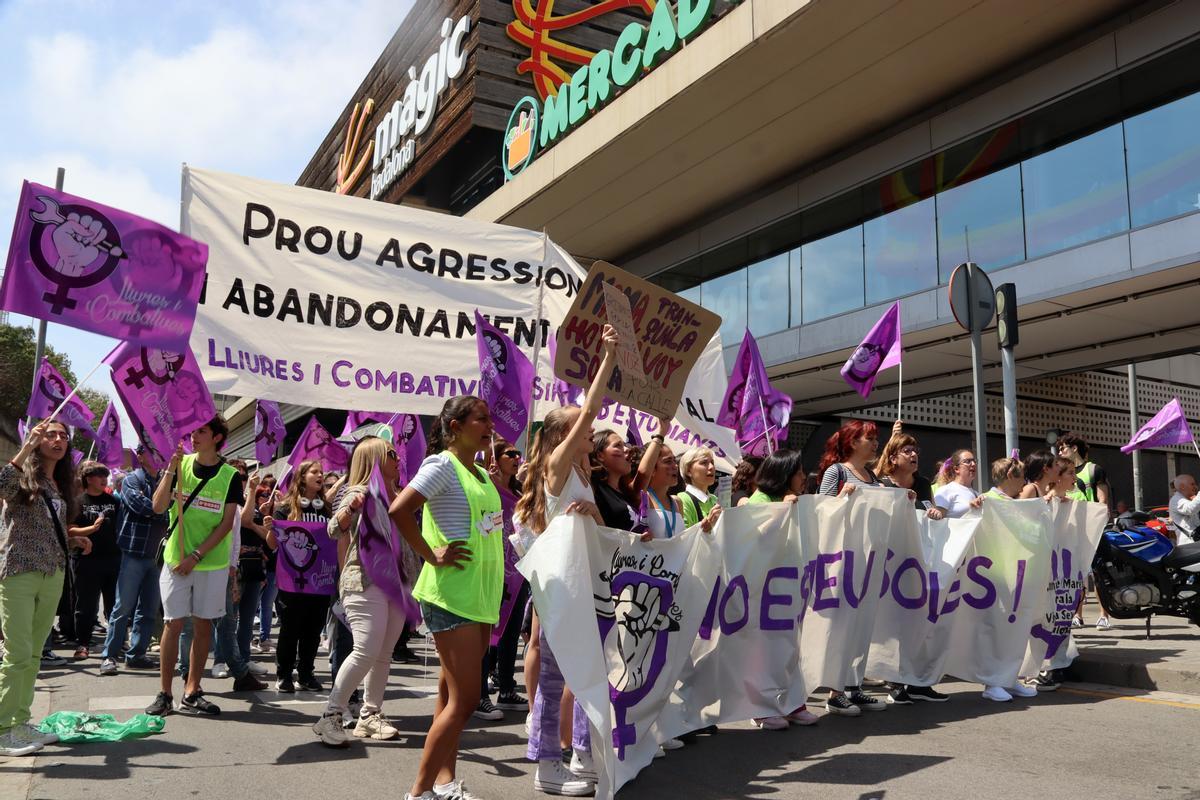 Manifestación en Badalona contra las agresiones sexuales en el Màgic.