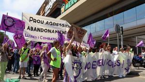 Manifestación en Badalona contra las agresiones sexuales en el Màgic.