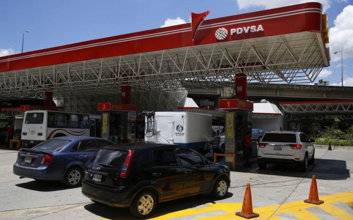 Una gasolinera de PDVSA en Caracas, Venezuela. Una gasolinera de PDVSA en Caracas, Venezuela.