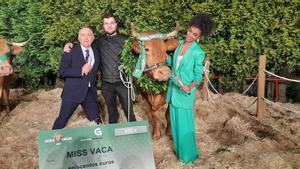 La vaca Rubia, tras proclamarse ganadora del concurso Miss Vaca 2022