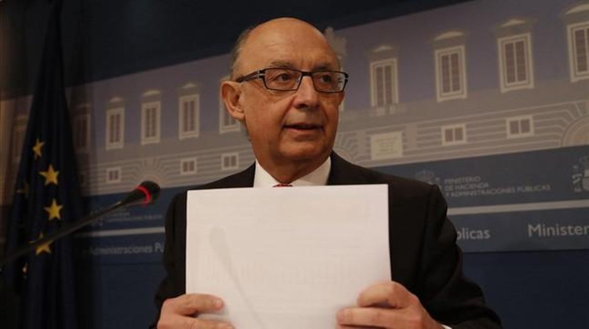 El ministro de Hacienda, Cristóbal Montoro, en rueda de prensa. El ministro de Hacienda, Cristóbal Montoro, en rueda de prensa.