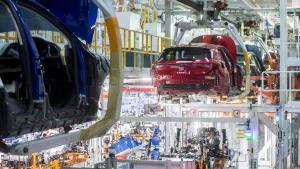 Seat afianza su continuidad con la prórroga del Ibiza, el Arona y el León y con un cuadriciclo urbano