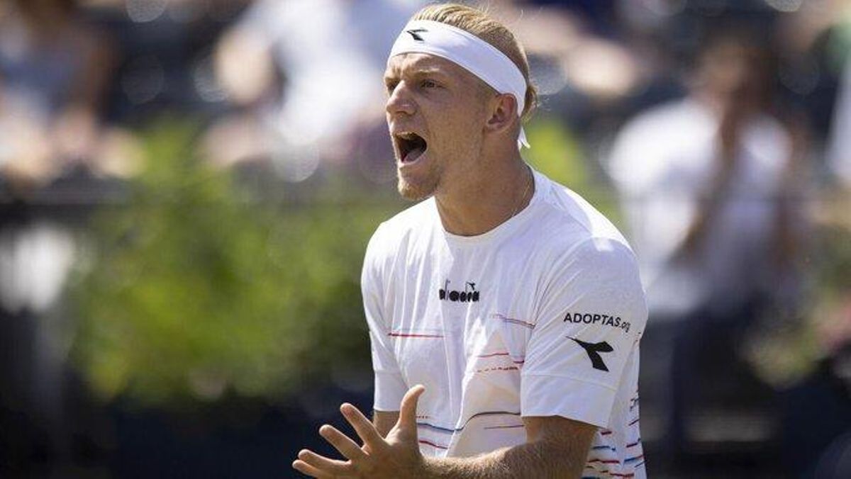Davidovich celebra un punto. Davidovich celebra un punto.