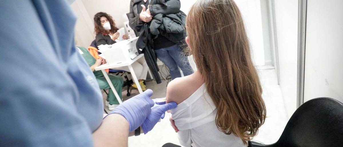 Primera autorización judicial para vacunar a un menor de 12 años con un progenitor en contra en Mallorca