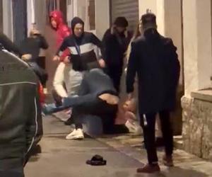 Una imagen del video de la agresión homófoba en Sitges que, a pesar de su poca calidad, refleja lo sucedido.