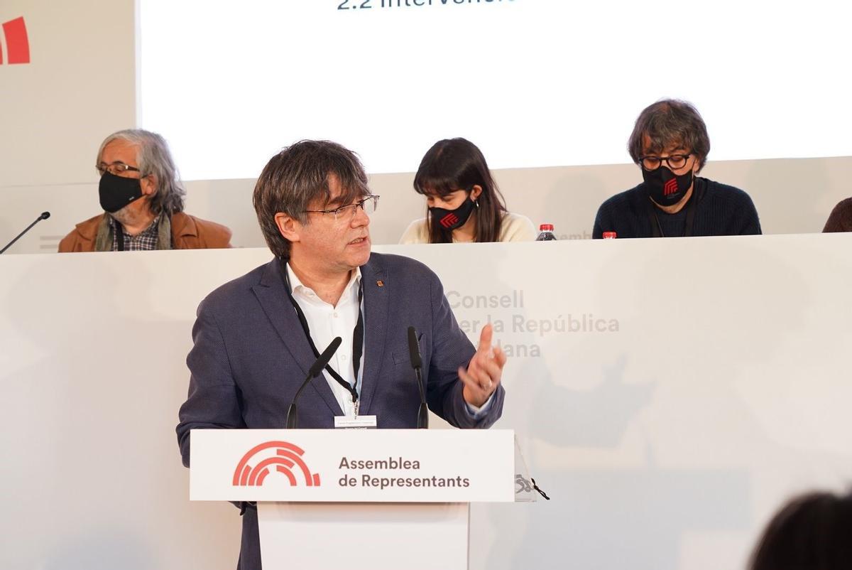 Puigdemont llama al combate contra el Estado y contra la estrategia de ERC