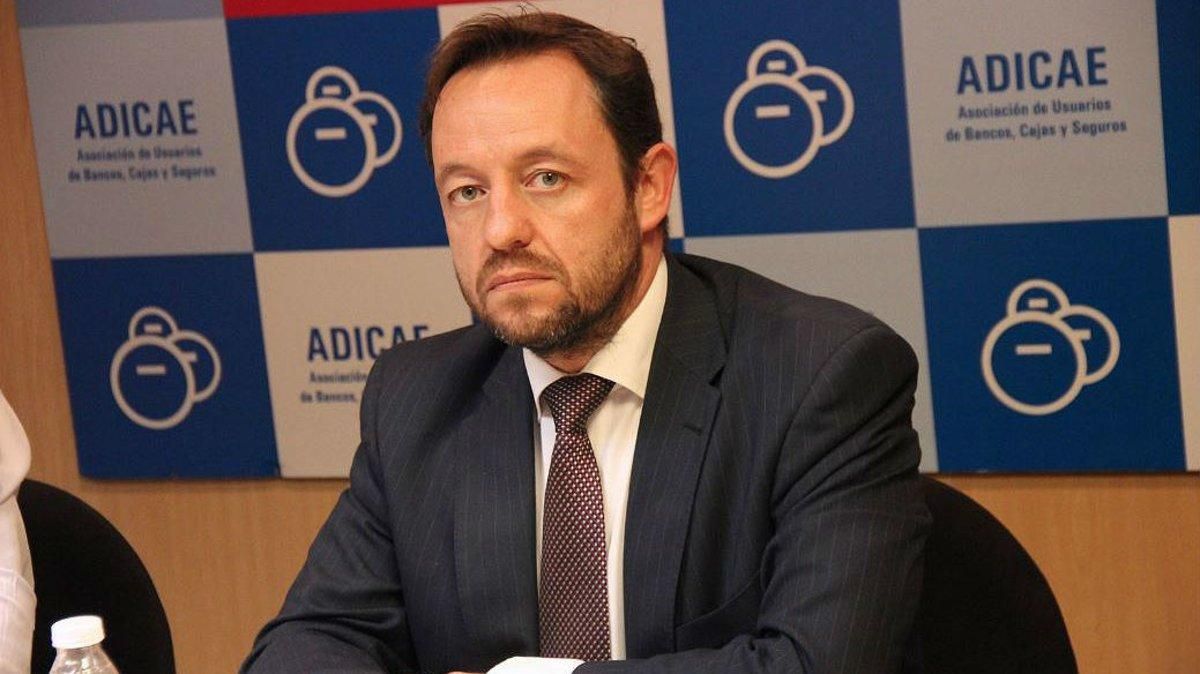 Francisco de la Torre, en una intervención ante la prensa. Francisco de la Torre, en una intervención ante la prensa.