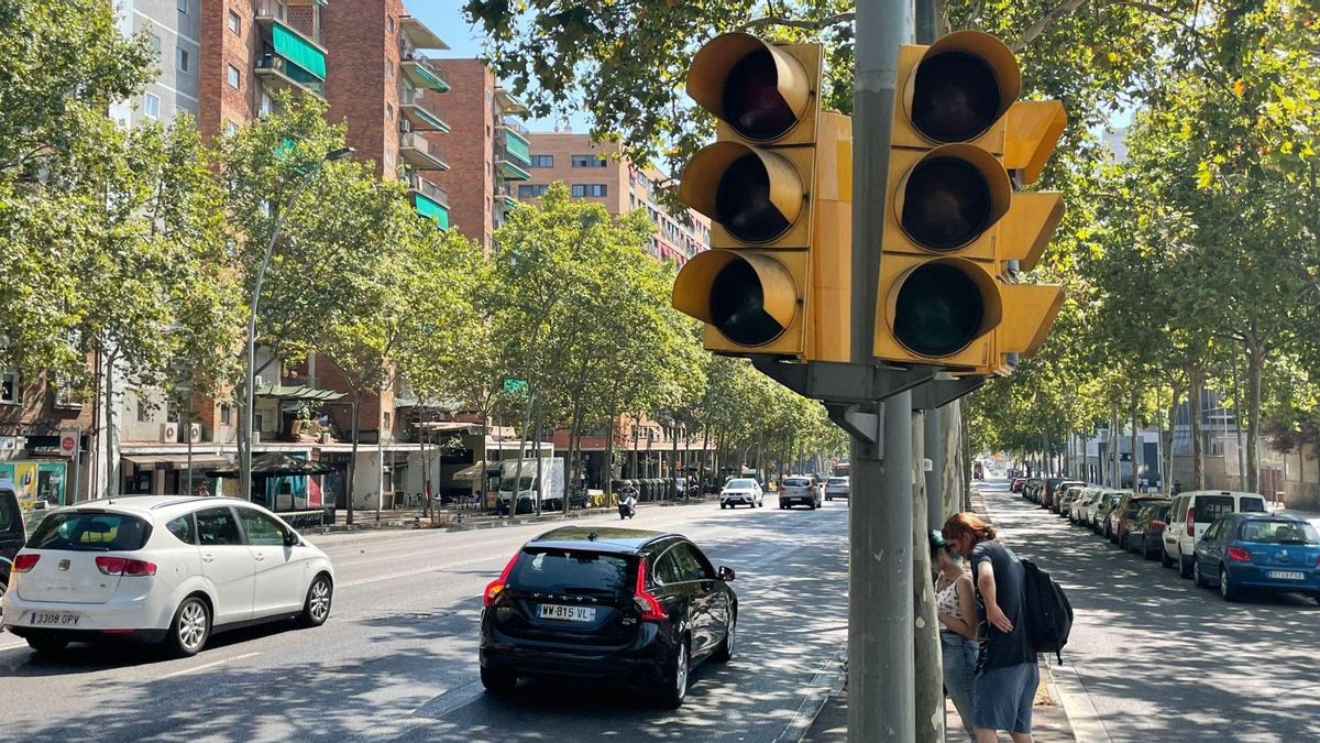 Semáforos apagados hoy al mediodía en la Gran Vía de Barcelona. Semáforos apagados hoy al mediodía en la Gran Vía de Barcelona.
