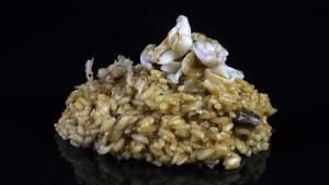 El arroz cremoso de galeras, alcachofas y ’espardenyes’ del restaurante Les Moles (Ulldecona), con una estrella Michelin.
