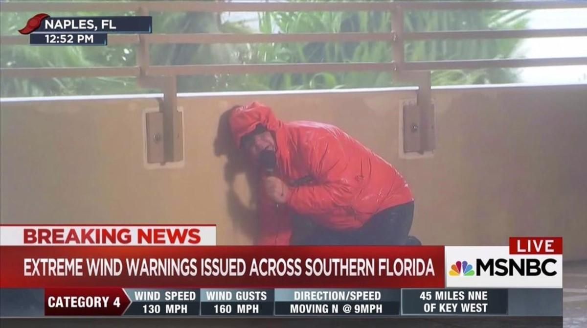 El reportero Kerry Sanders, de MSNBC, informa sobre el huracán ’Irma’ sobre el terreno. El reportero Kerry Sanders, de MSNBC, informa sobre el huracán ’Irma’ sobre el terreno.