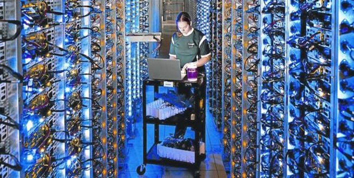 Un centro de almacenamiento y procesamiento de datos de Google, en Oregón (EEUU). Un centro de almacenamiento y procesamiento de datos de Google, en Oregón (EEUU).