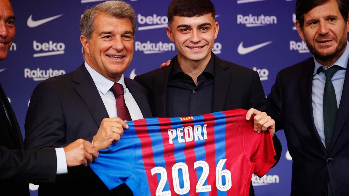 Joan Laporta y Pedri. Joan Laporta y Pedri.