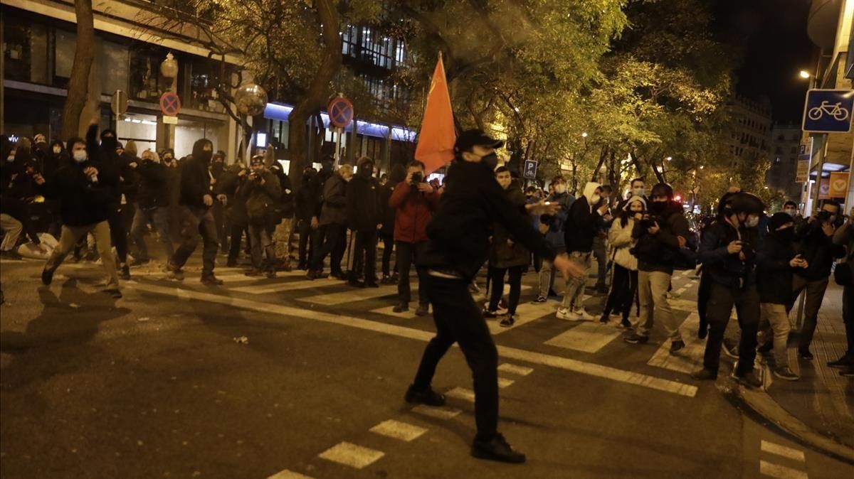 Manifestación en Barcelona contra la detención de Pablo Hasél Manifestación en Barcelona contra la detención de Pablo Hasél