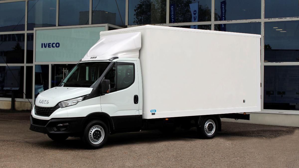Iveco Daily Attack Box 2021, el vehículo perfecto para el sector de la paquetería Iveco Daily Attack Box 2021, el vehículo perfecto para el sector de la paquetería