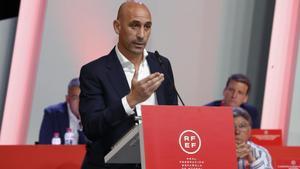 Luis Rubiales, en la asamblea de la RFEF.