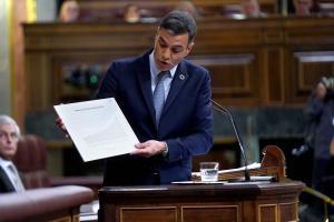 Sánchez acapara la defensa de la seva gestió i delega en el PSOE la fustigació a Feijóo