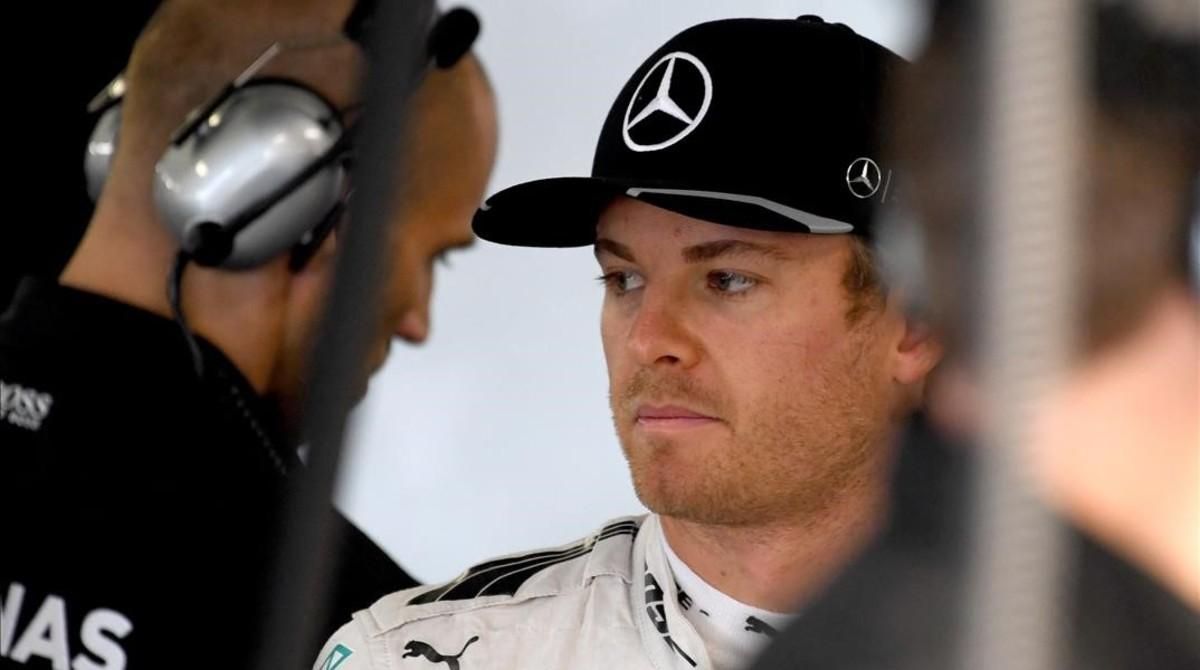 Nico Rosberg, en el interior del box de Mercedes en Suzuka. Nico Rosberg, en el interior del box de Mercedes en Suzuka.
