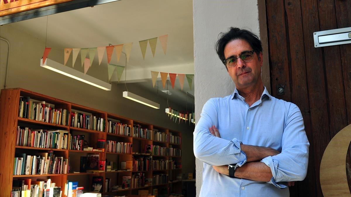 El escritor Vicenç Pagès, en la librería Calders de Barcelona, donde presentó ’Exorcismes’. El escritor Vicenç Pagès, en la librería Calders de Barcelona, donde presentó ’Exorcismes’.