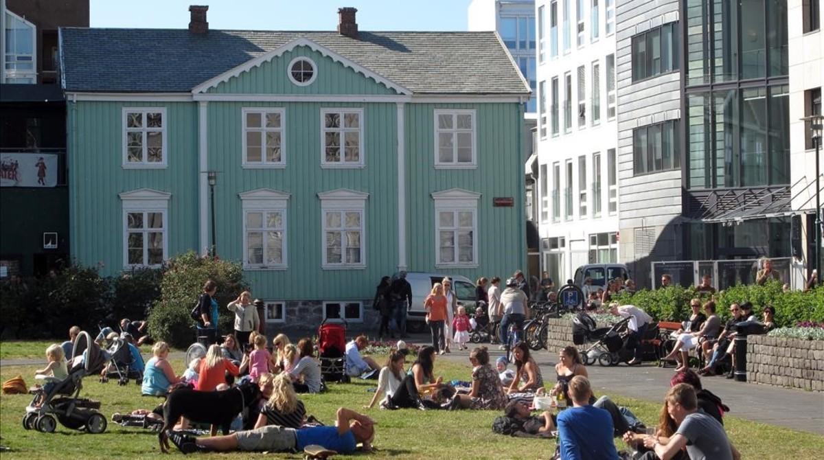 Islàndia ja considera il·legal pagar més als homes que a les dones