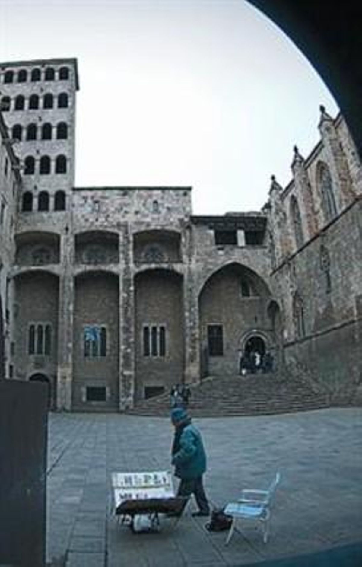Edificio del Tinell. Edificio del Tinell.