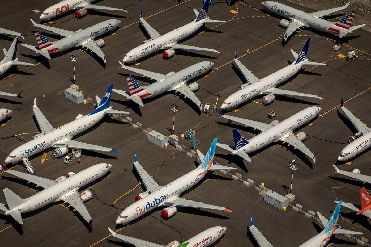 Aviones de Boeing en tierra en el aeropuerto de Seattle. Aviones de Boeing en tierra en el aeropuerto de Seattle.