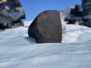 Nuevo hallazgo en meteoritos condríticos sube la apuesta a favor de la vida extraterrestre